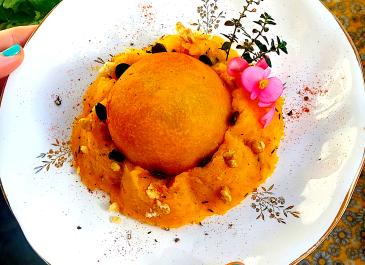 Pâté en croûte vegan sur assiette